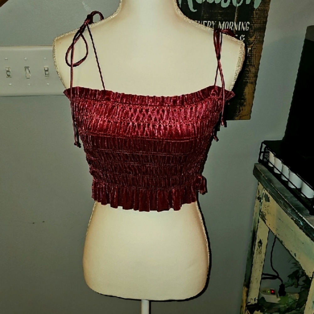 Cotton Candy LA, womens sz small Smocked Crop Top. NWTS. Ties on shoulders